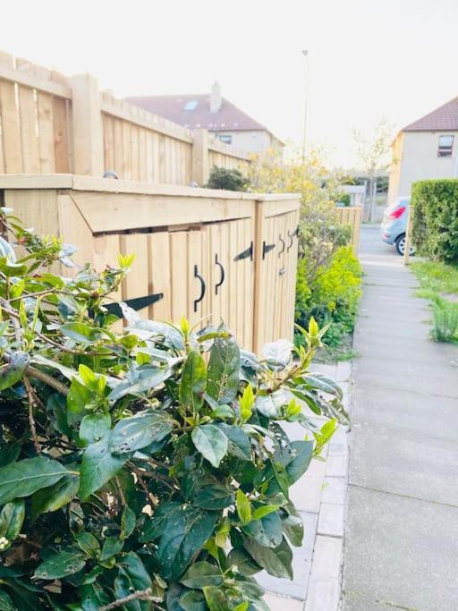 3 Bedroom Well Connected Family Home Free Parking Edimburgo Exterior foto