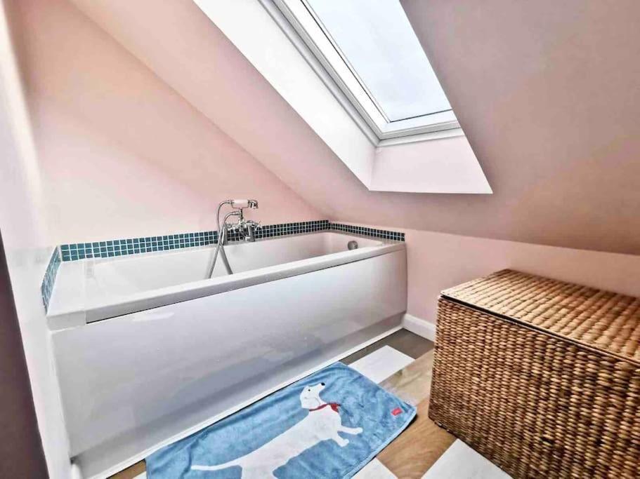 3 Bedroom Well Connected Family Home Free Parking Edimburgo Exterior foto